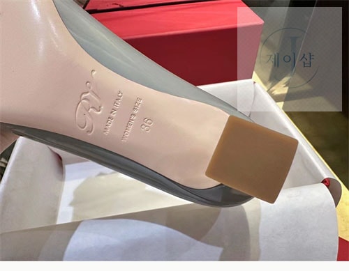 로저 비비에 트럼펫 메탈 버클 펌프스4.5cm - 상세 이미지